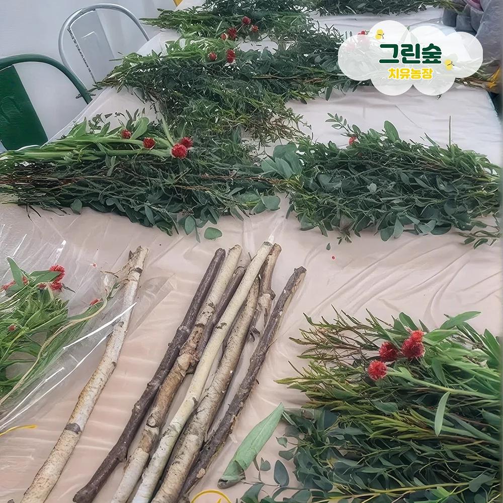 손으로 엮는 자연의 향, 유칼립투스 갈란드 썸네일 3